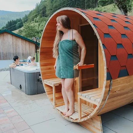 Gruenjuwel דירה *